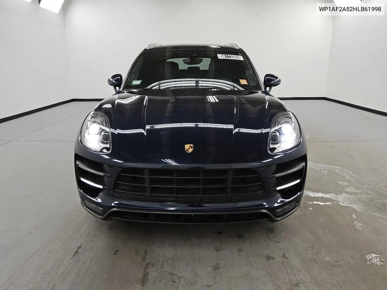 2017 Porsche Macan Turbo VIN: WP1AF2A52HLB61998 Lot: 56172055