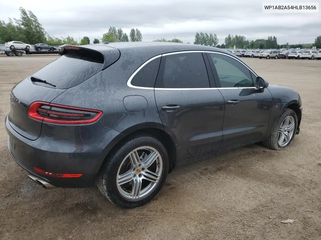 2017 Porsche Macan S VIN: WP1AB2A54HLB13656 Lot: 61009315