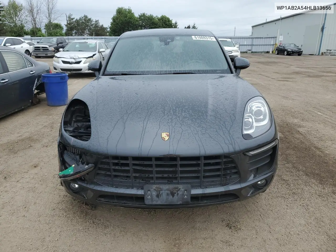 2017 Porsche Macan S VIN: WP1AB2A54HLB13656 Lot: 61009315
