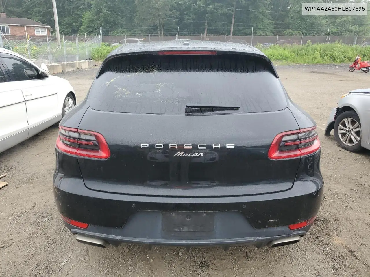 2017 Porsche Macan VIN: WP1AA2A50HLB07596 Lot: 62682545