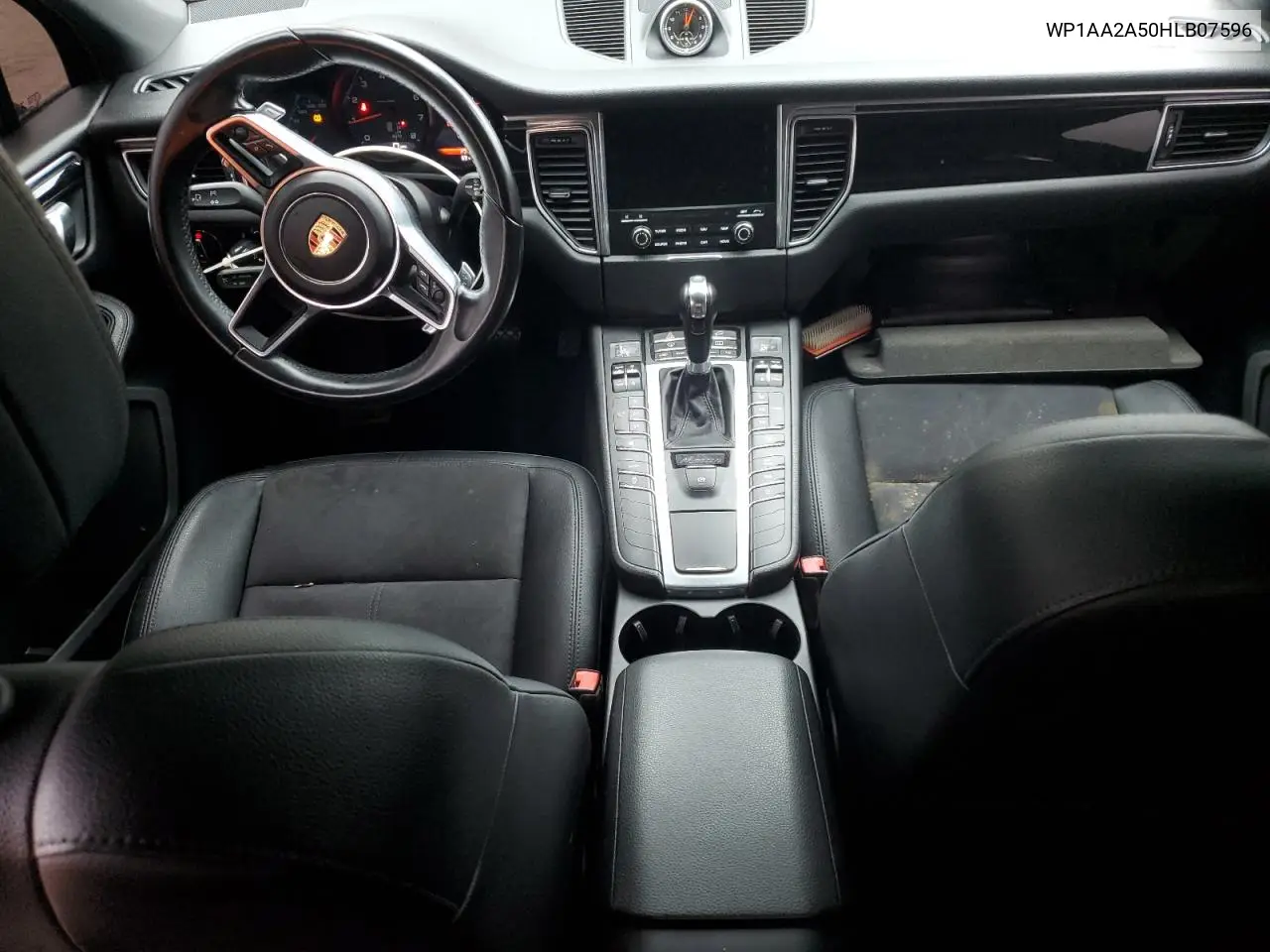 2017 Porsche Macan VIN: WP1AA2A50HLB07596 Lot: 62682545