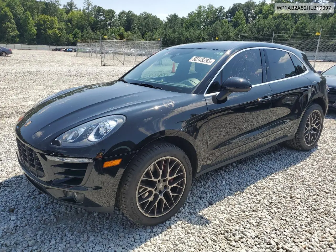 2017 Porsche Macan S VIN: WP1AB2A52HLB19097 Lot: 62745395
