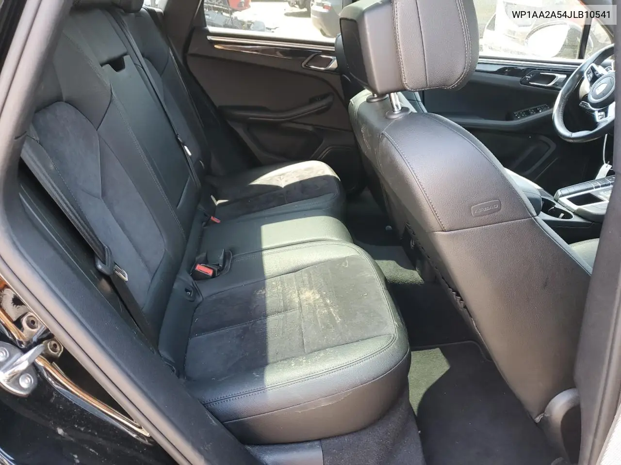 2018 Porsche Macan VIN: WP1AA2A54JLB10541 Lot: 56201405