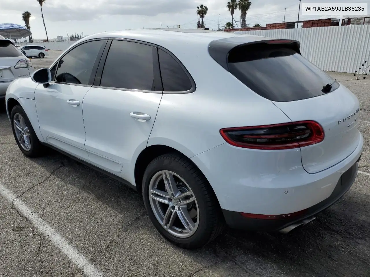 2018 Porsche Macan S VIN: WP1AB2A59JLB38235 Lot: 56897325