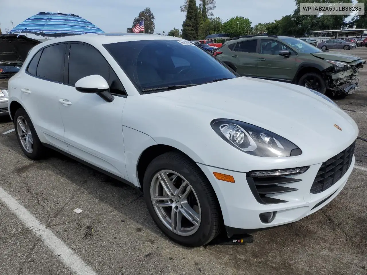 2018 Porsche Macan S VIN: WP1AB2A59JLB38235 Lot: 56897325