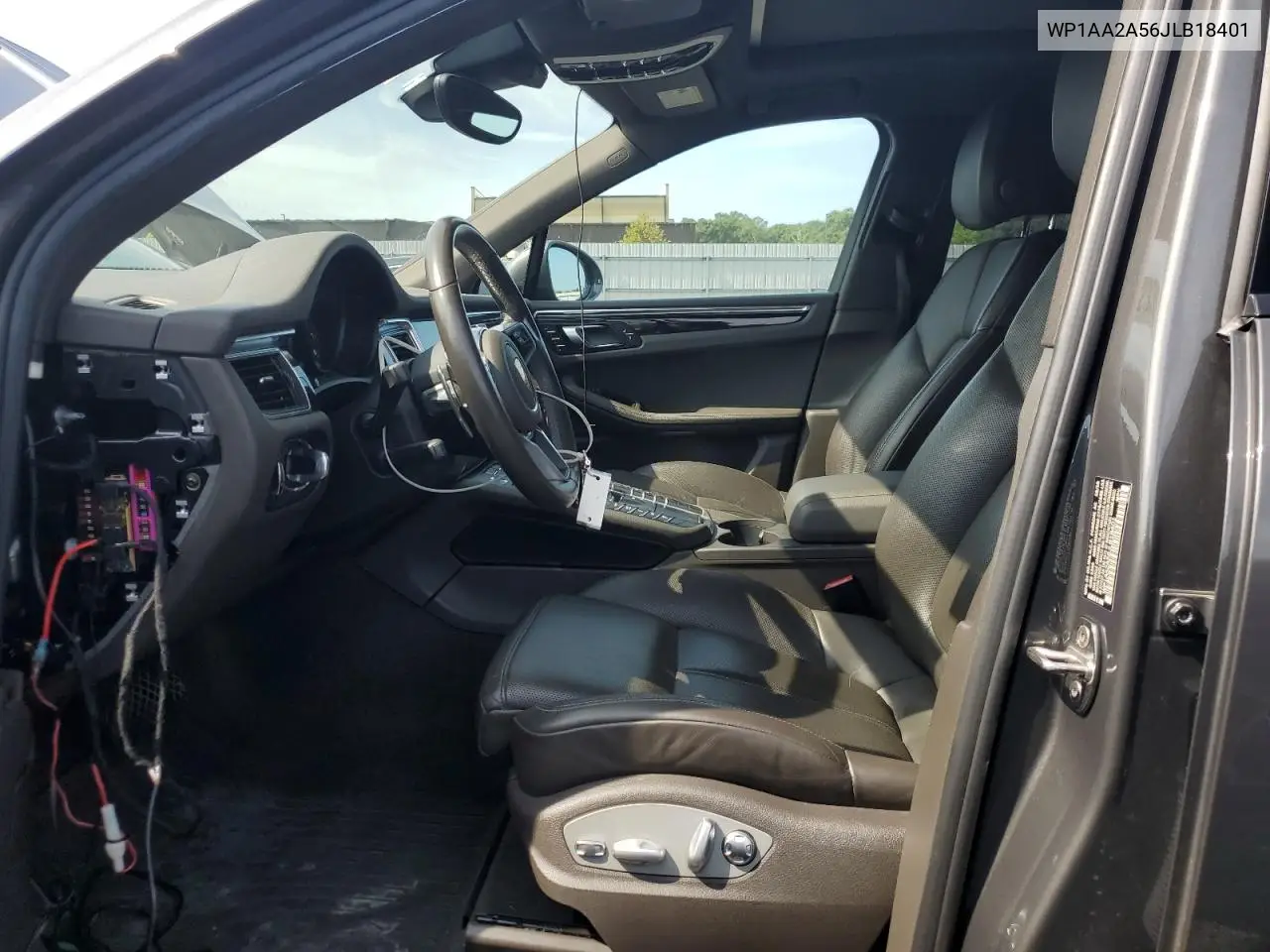 2018 Porsche Macan VIN: WP1AA2A56JLB18401 Lot: 62336925