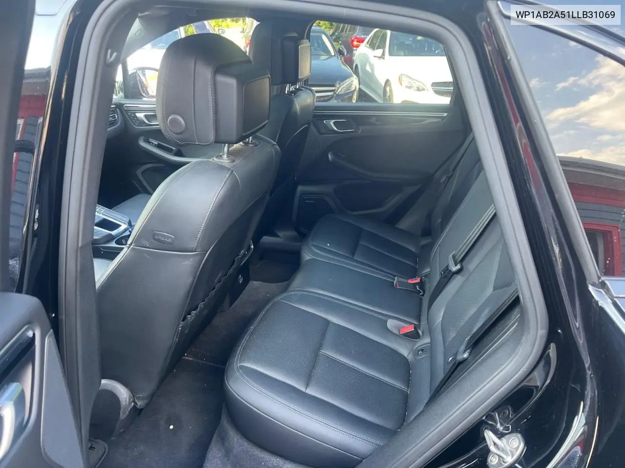2020 Porsche Macan S VIN: WP1AB2A51LLB31069 Lot: 62879595
