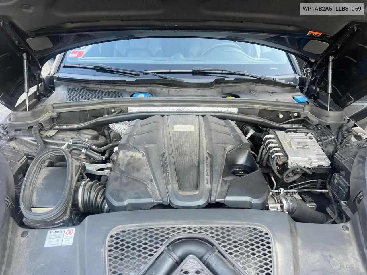 2020 Porsche Macan S VIN: WP1AB2A51LLB31069 Lot: 62879595