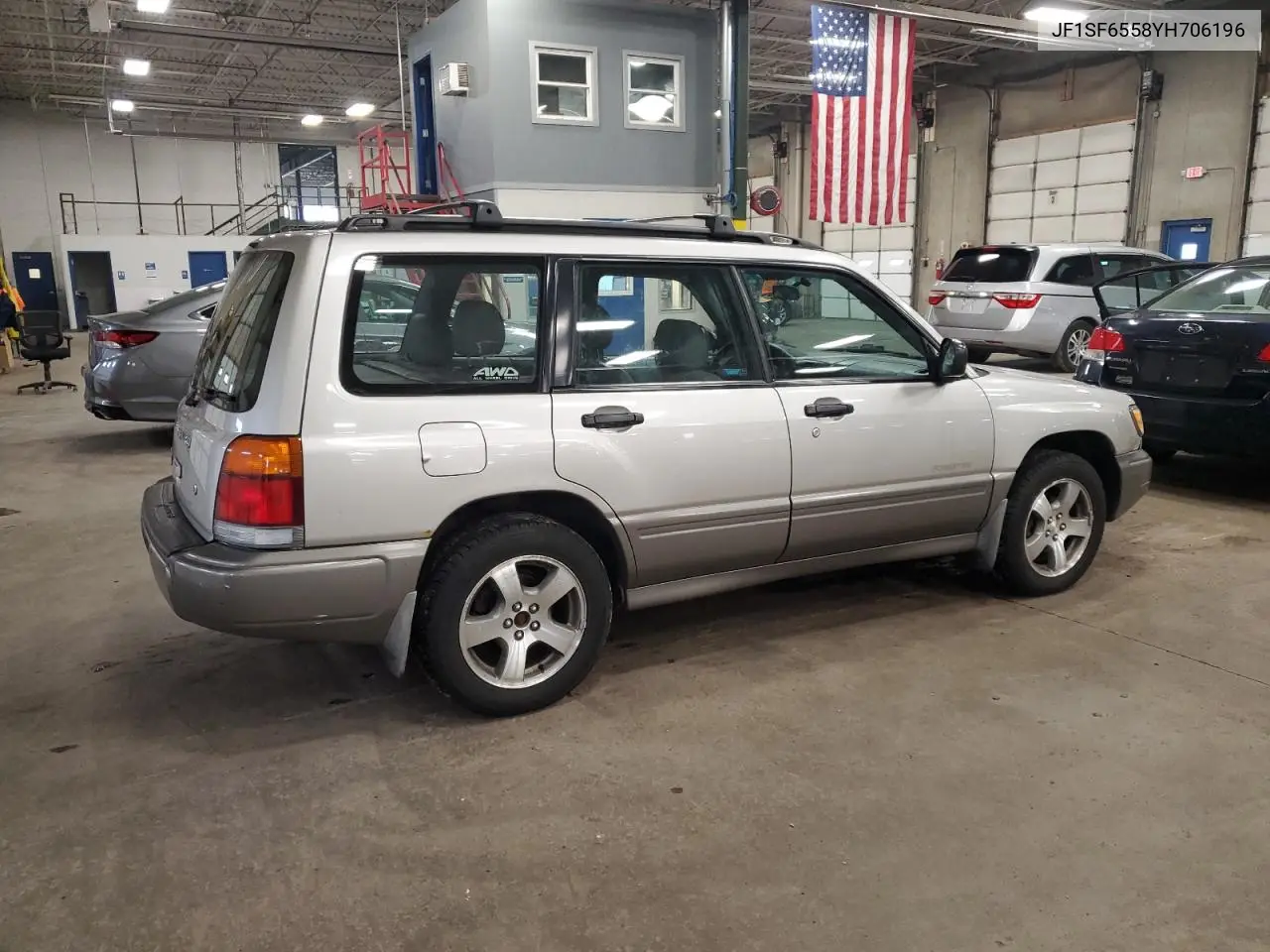 2000 Subaru Forester S VIN: JF1SF6558YH706196 Lot: 55601125