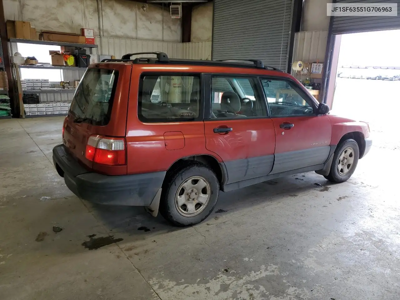 2001 Subaru Forester L VIN: JF1SF63551G706963 Lot: 55777215