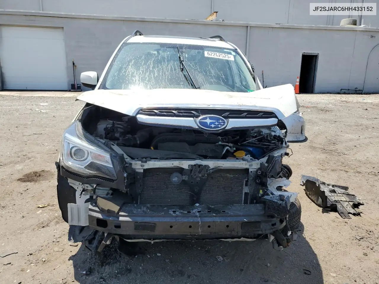 2017 Subaru Forester 2.5I Limited VIN: JF2SJARC6HH433152 Lot: 62202525