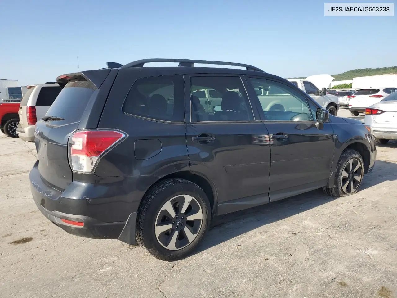 2018 Subaru Forester 2.5I Premium VIN: JF2SJAEC6JG563238 Lot: 56652935