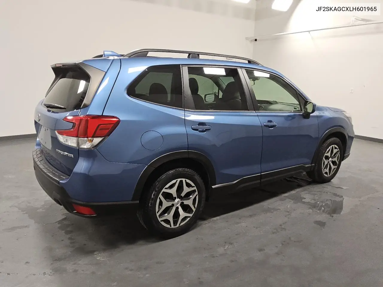 2020 Subaru Forester Premium VIN: JF2SKAGCXLH601965 Lot: 55585545