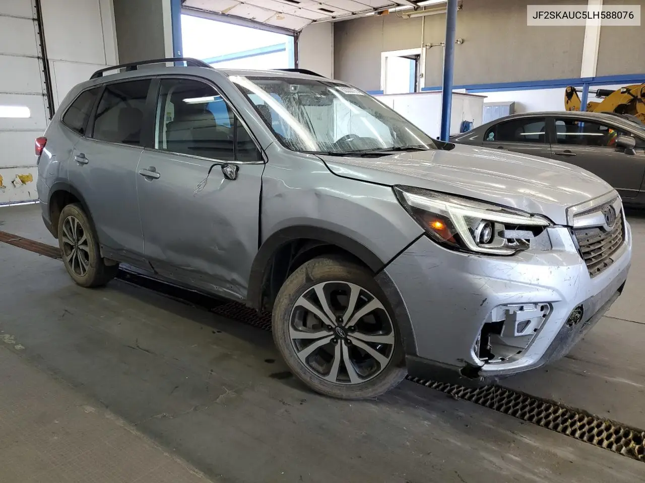 2020 Subaru Forester Limited VIN: JF2SKAUC5LH588076 Lot: 63333775