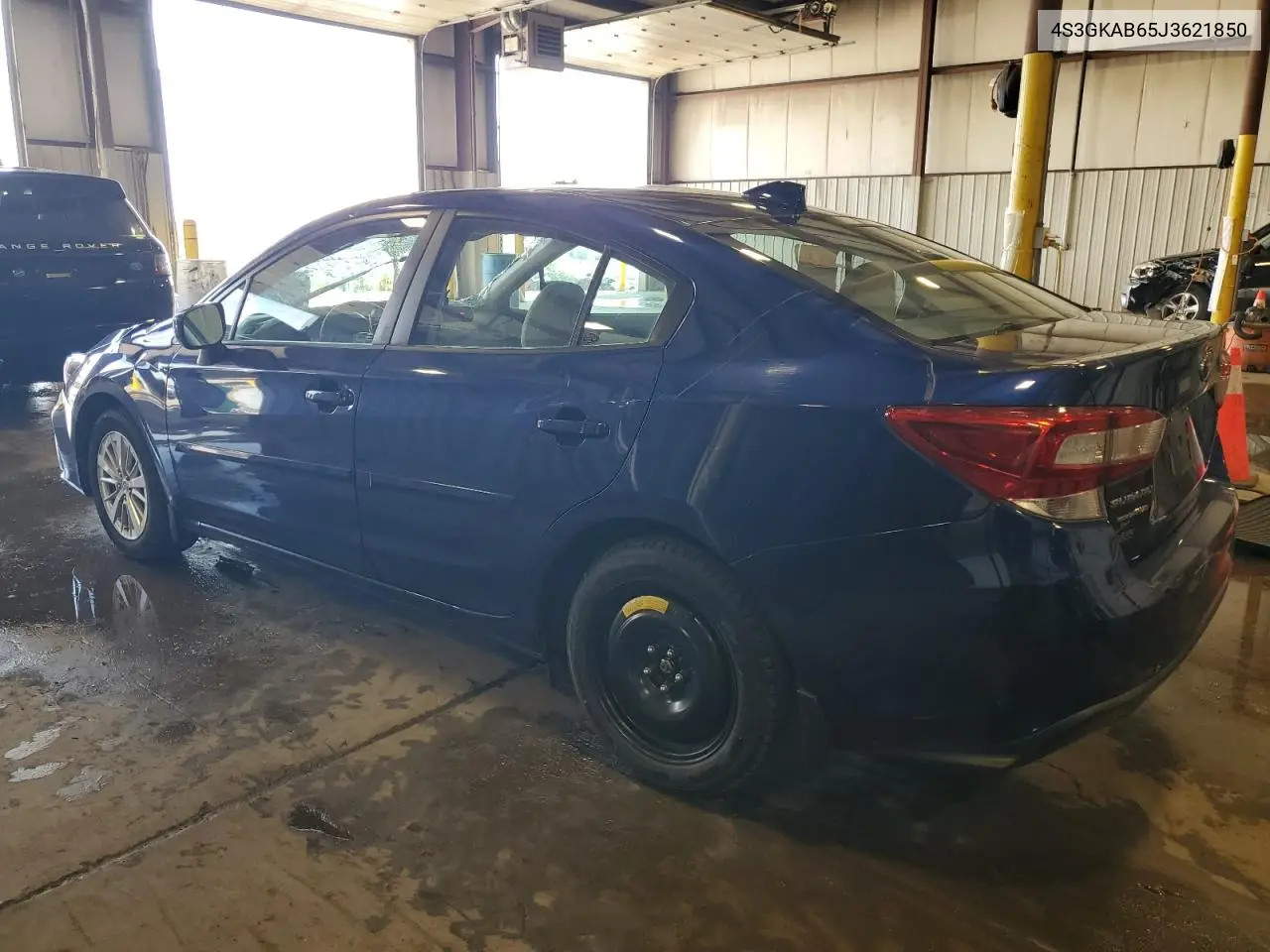 2018 Subaru Impreza Premium VIN: 4S3GKAB65J3621850 Lot: 63196235
