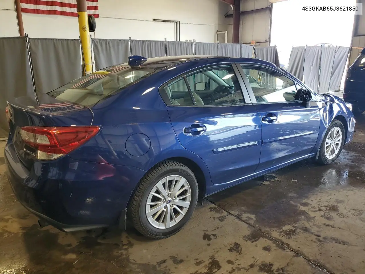 2018 Subaru Impreza Premium VIN: 4S3GKAB65J3621850 Lot: 63196235