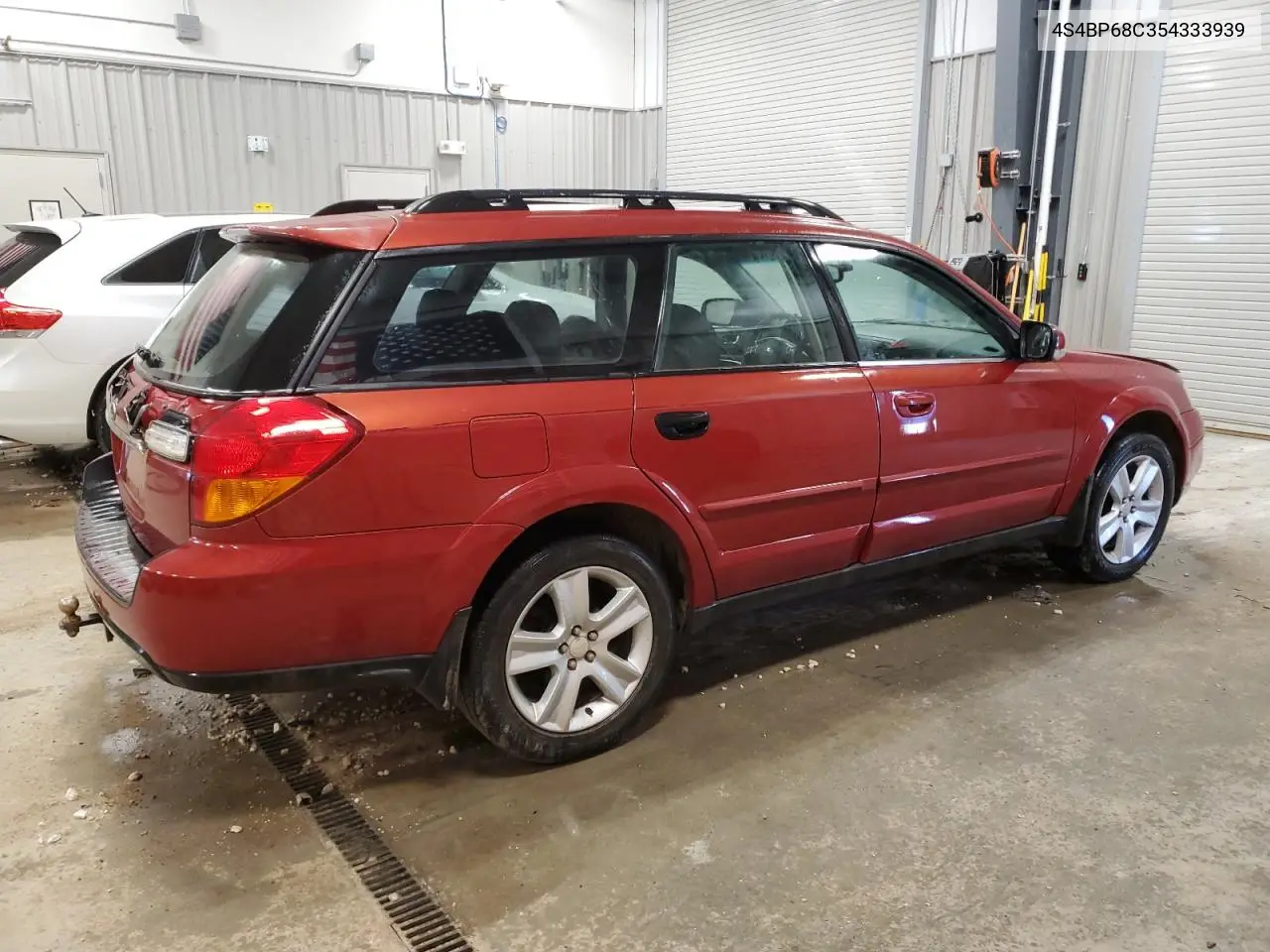 2005 Subaru Legacy Outback 2.5 Xt VIN: 4S4BP68C354333939 Lot: 56351565