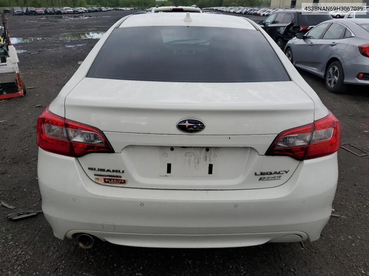 2017 Subaru Legacy 2.5I Limited VIN: 4S3BNAN69H3067039 Lot: 55984035