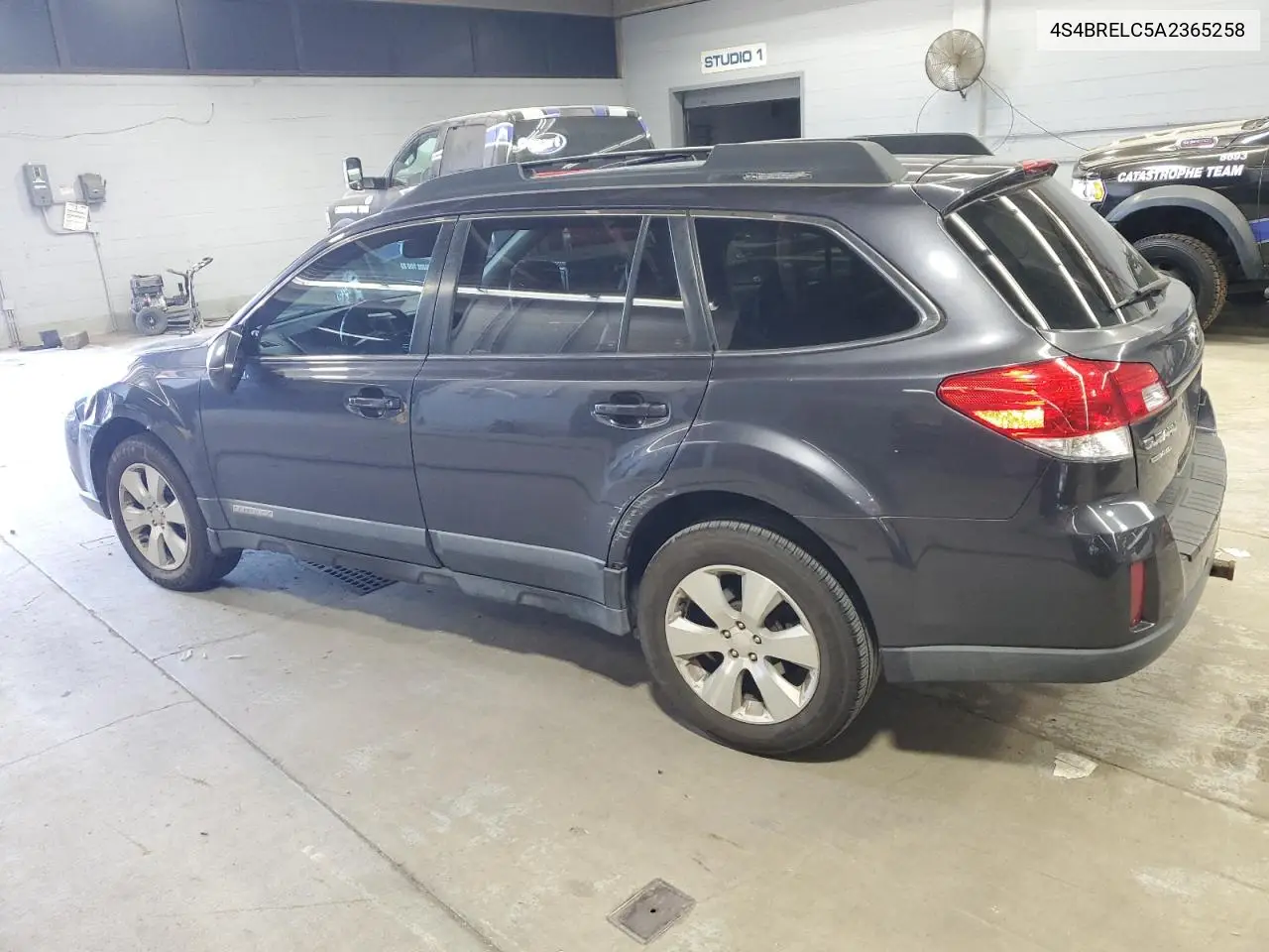 4S4BRELC5A2365258 2010 Subaru Outback 3.6R Limited