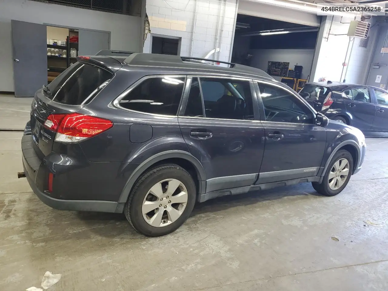 4S4BRELC5A2365258 2010 Subaru Outback 3.6R Limited