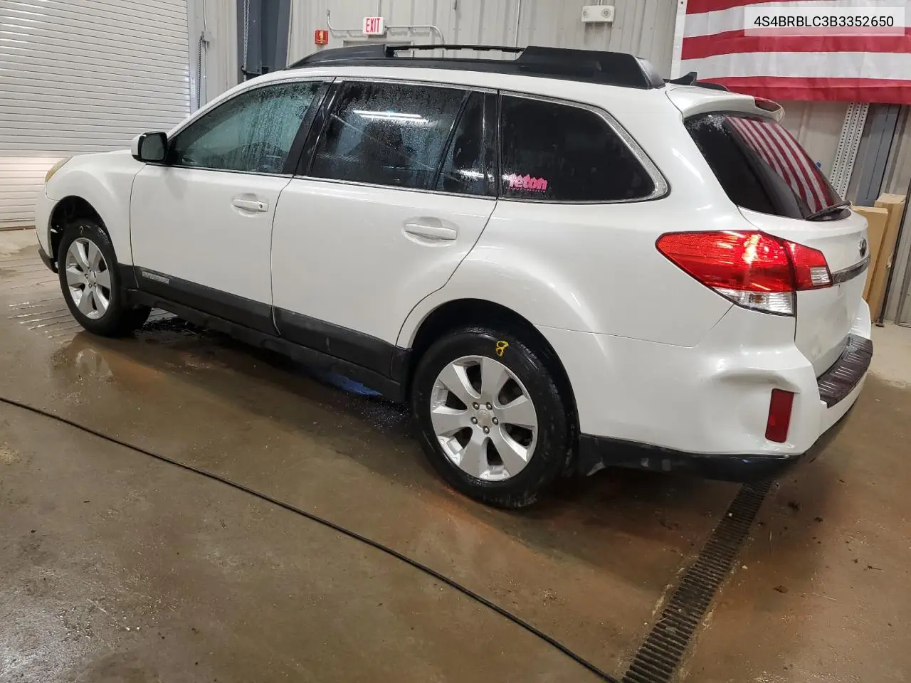 2011 Subaru Outback 2.5I Limited VIN: 4S4BRBLC3B3352650 Lot: 62191985