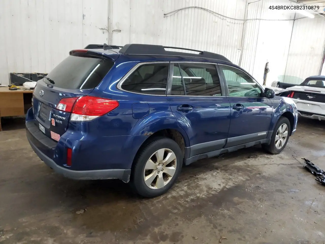 2011 Subaru Outback 3.6R Limited VIN: 4S4BRDKC8B2310879 Lot: 62555425