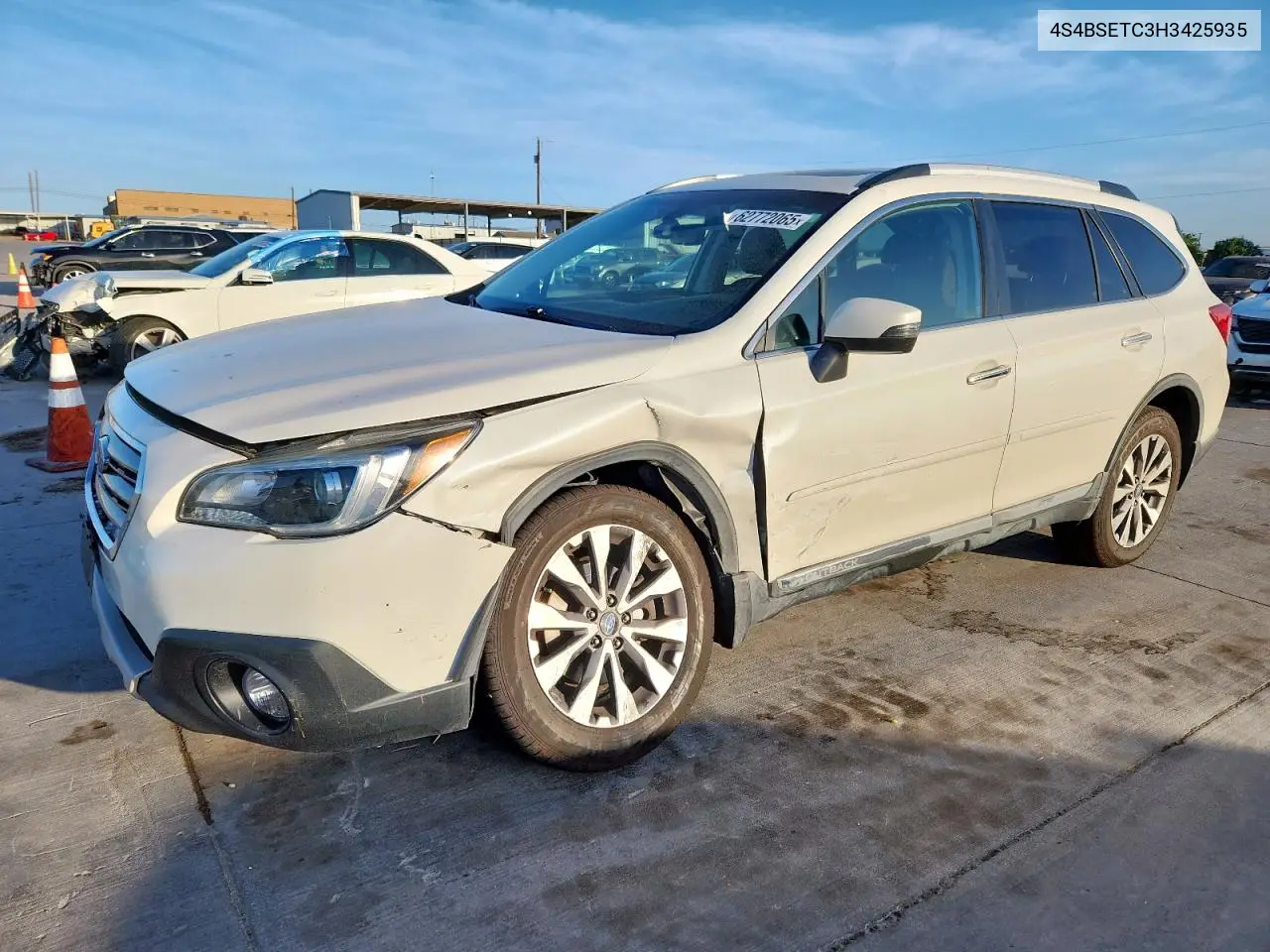 2017 Subaru Outback Touring VIN: 4S4BSETC3H3425935 Lot: 62772065
