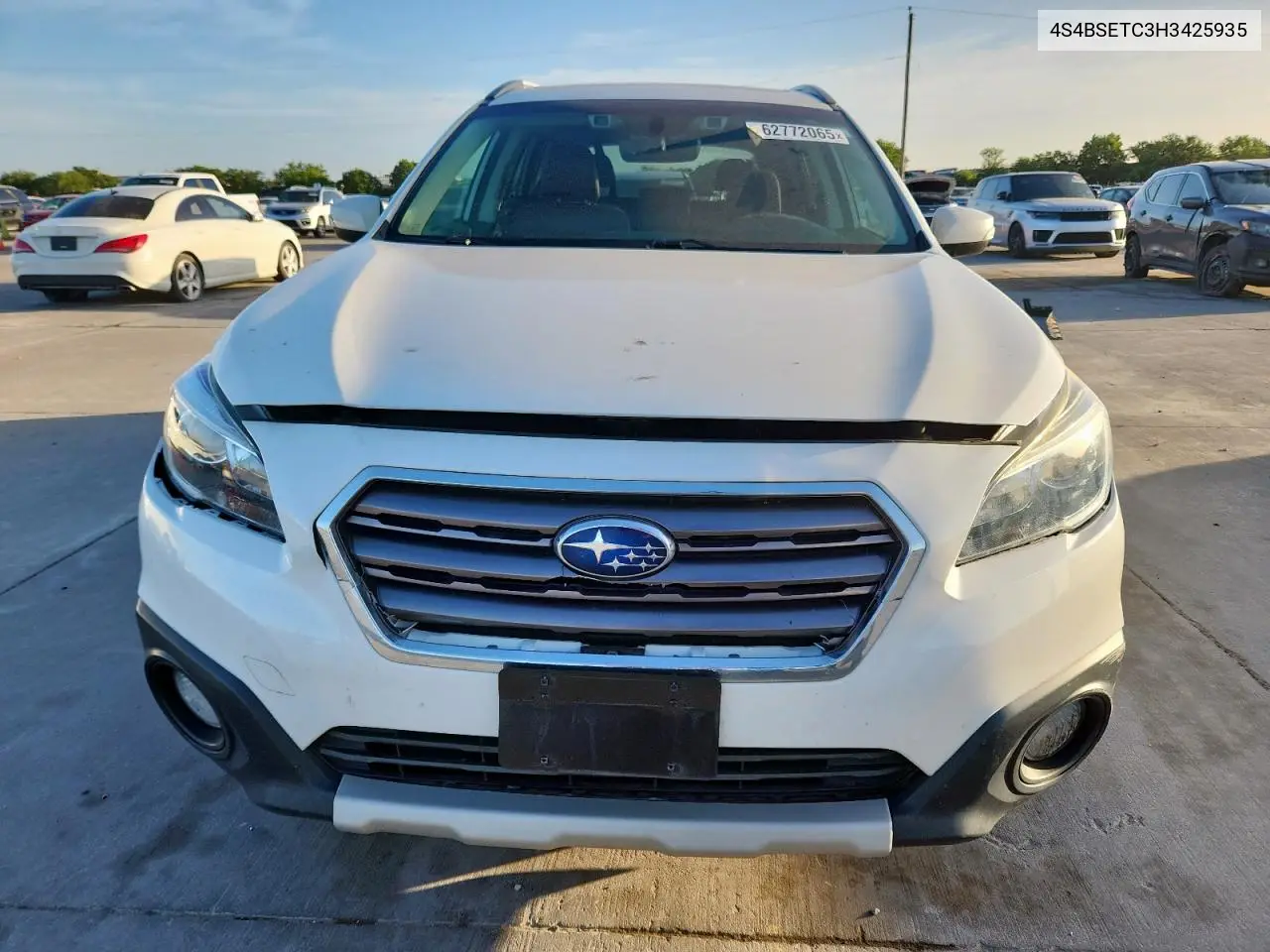 2017 Subaru Outback Touring VIN: 4S4BSETC3H3425935 Lot: 62772065