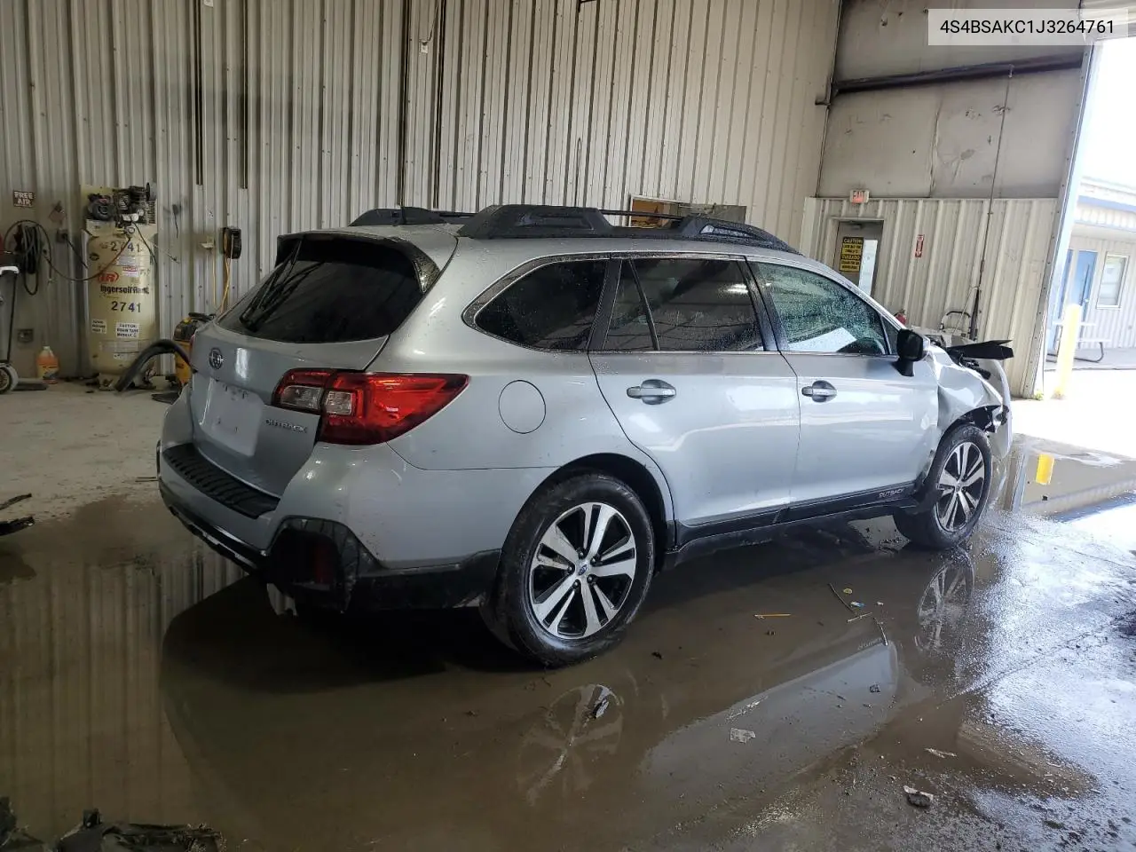 2018 Subaru Outback 2.5I Limited VIN: 4S4BSAKC1J3264761 Lot: 54986925