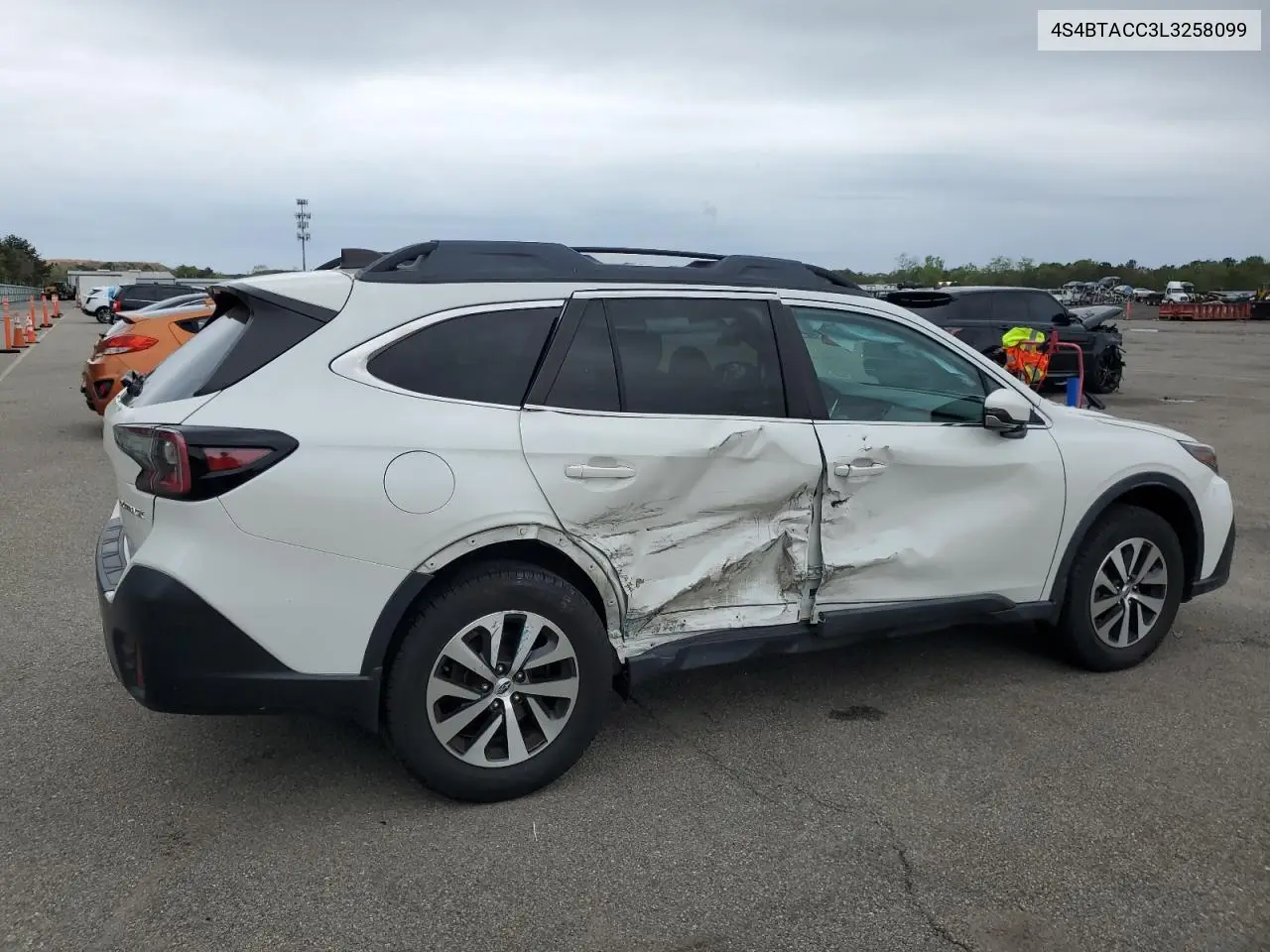 2020 Subaru Outback Premium VIN: 4S4BTACC3L3258099 Lot: 56670615
