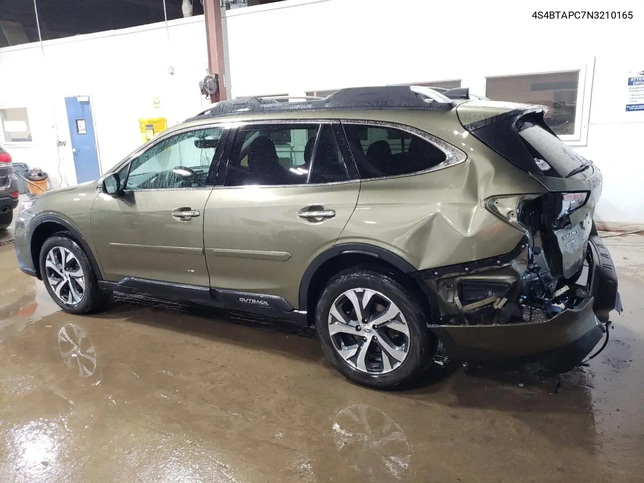 2022 Subaru Outback Touring VIN: 4S4BTAPC7N3210165 Lot: 56468405
