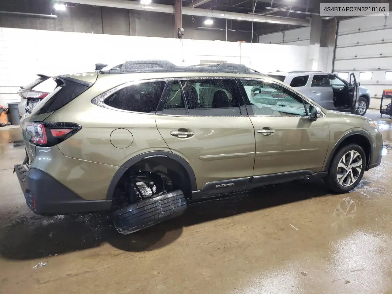 2022 Subaru Outback Touring VIN: 4S4BTAPC7N3210165 Lot: 56468405