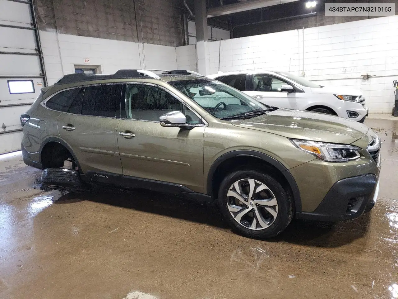 2022 Subaru Outback Touring VIN: 4S4BTAPC7N3210165 Lot: 56468405