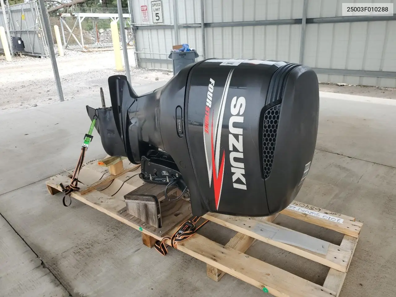 2010 Suzuki Boat Motor - Boats Boat VIN: 25003F010288 Lot: 65404465