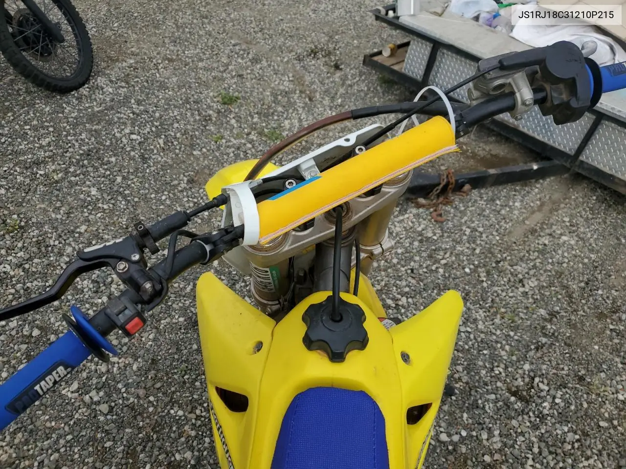 2001 Suzuki Rm250 VIN: JS1RJ18C31210P215 Lot: 56173195