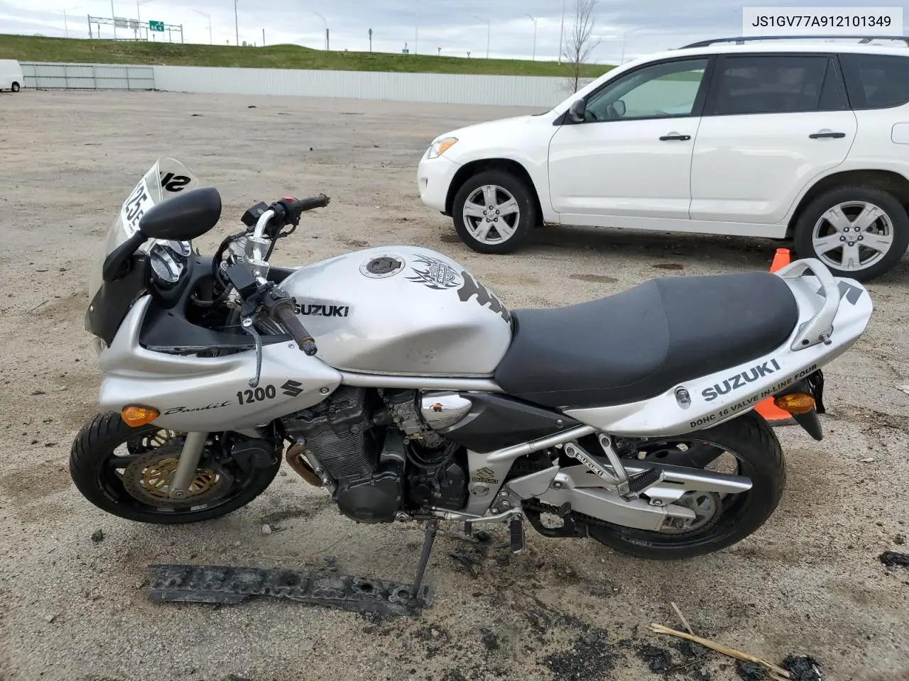 2001 Suzuki Gsf1200 Base VIN: JS1GV77A912101349 Lot: 55495125