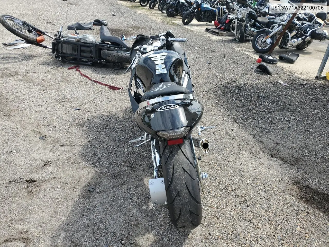 2002 Suzuki Gsx1300 R VIN: JS1GW71A322100706 Lot: 62355495