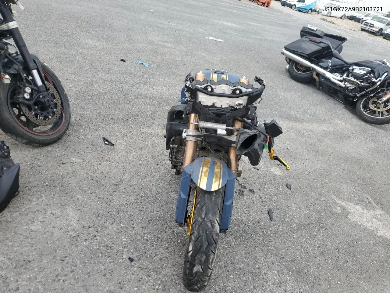 2011 Suzuki Gsx1300 R VIN: JS1GX72A9B2103721 Lot: 58395255