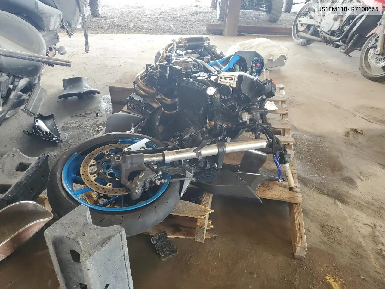 2024 Suzuki Gsx800 R VIN: JS1EM11B4R7100665 Lot: 51499755