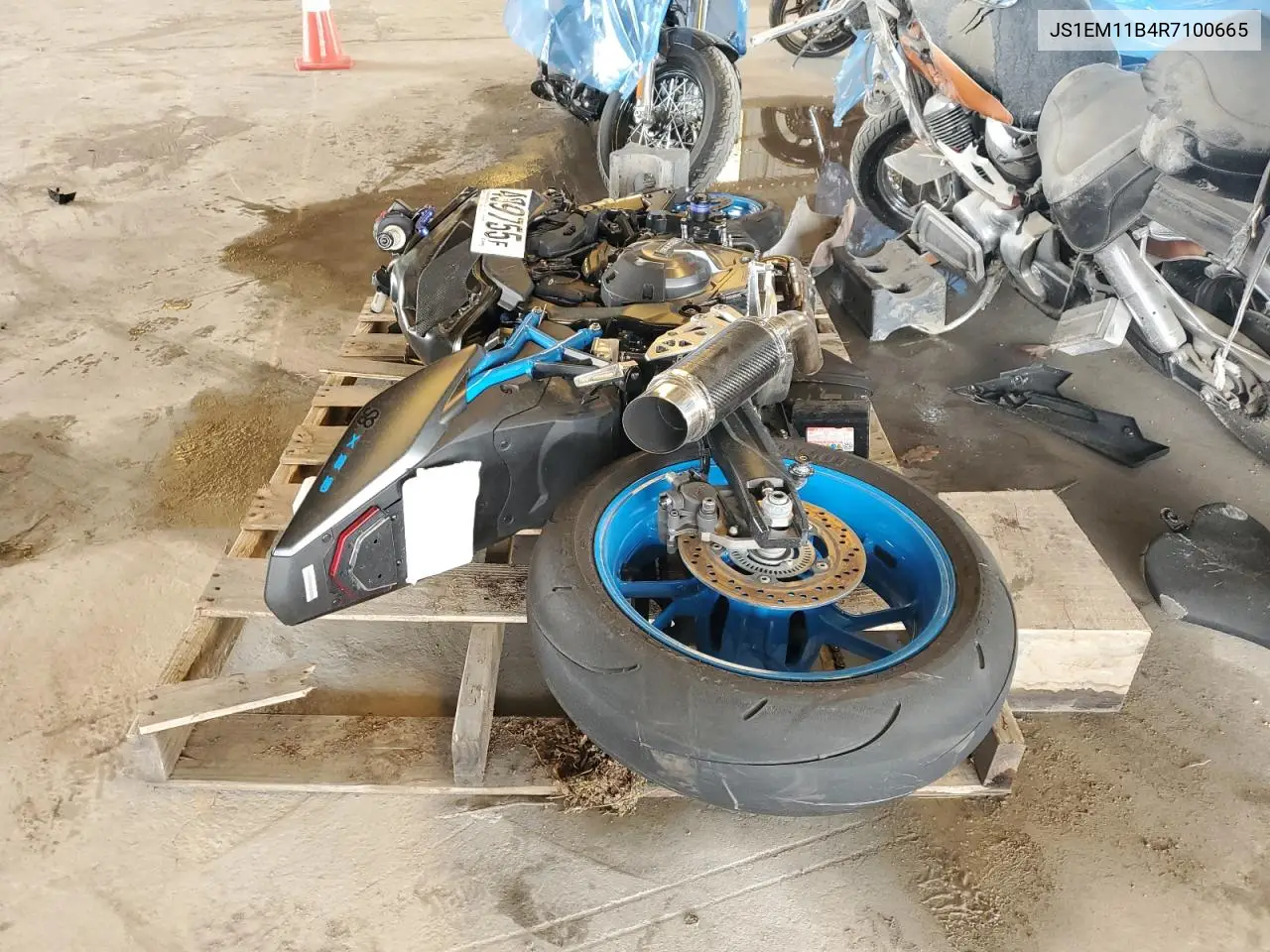 2024 Suzuki Gsx800 R VIN: JS1EM11B4R7100665 Lot: 51499755