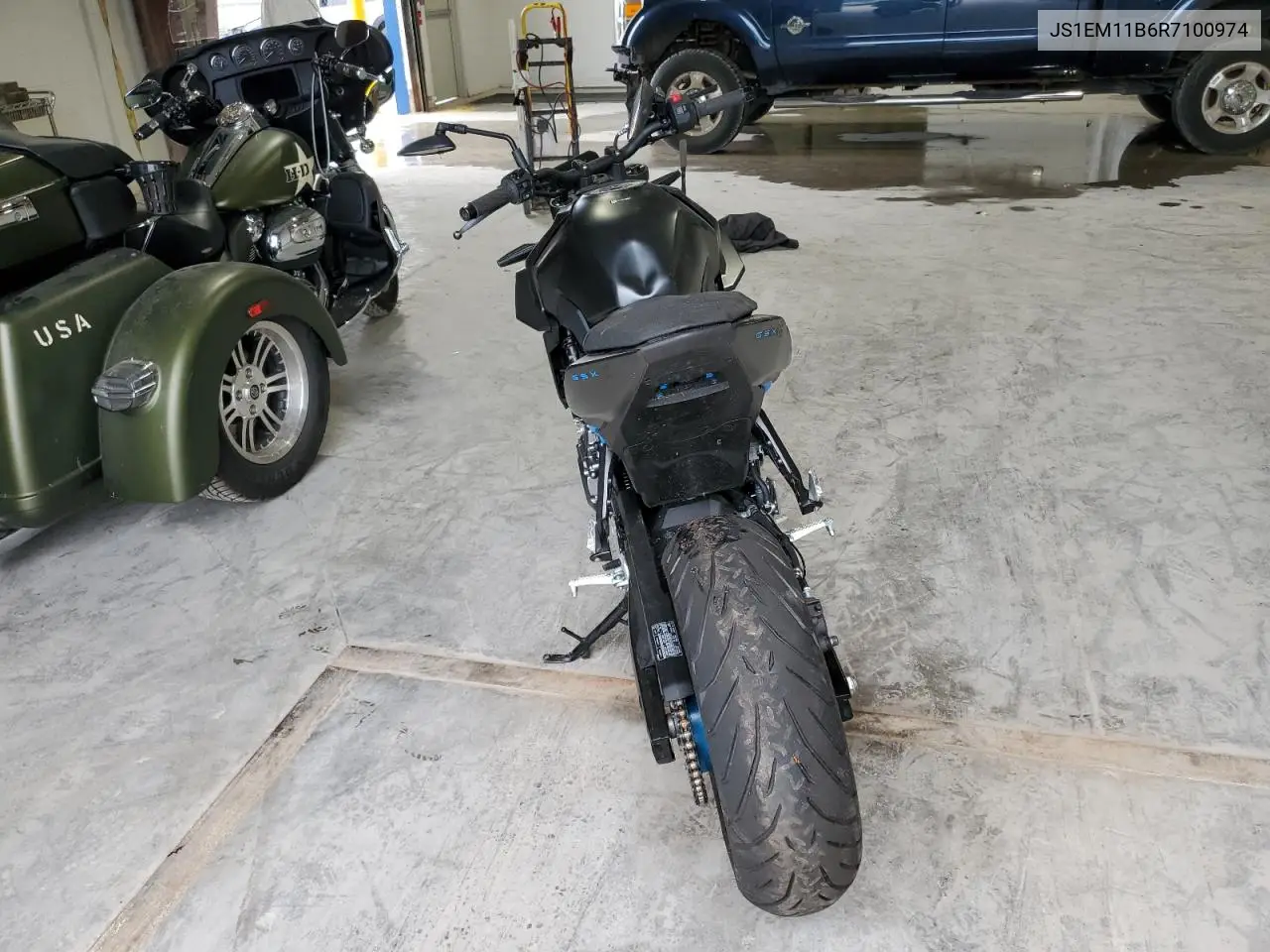 2024 Suzuki Gsx800 R VIN: JS1EM11B6R7100974 Lot: 61831535