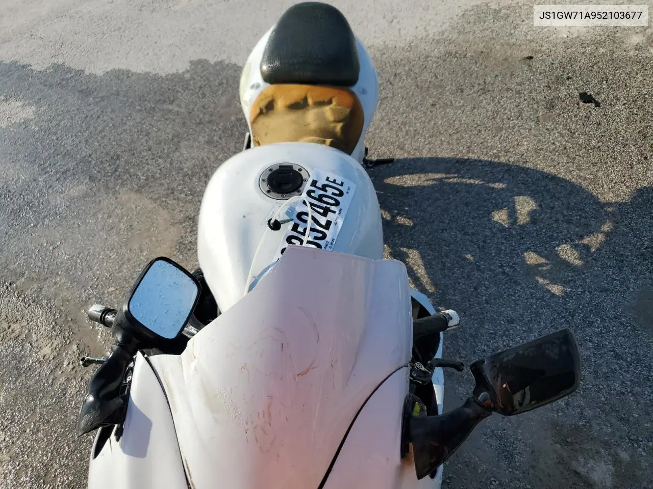 2005 Suzuki Gsx1300 Rk5 VIN: JS1GW71A952103677 Lot: 50352465