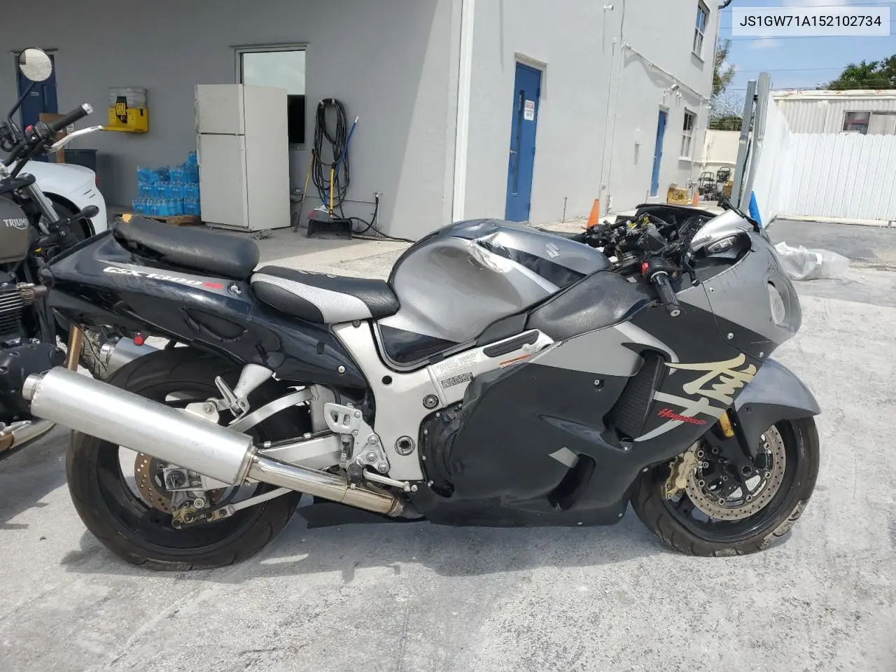 2005 Suzuki Gsx1300 Rk5 VIN: JS1GW71A152102734 Lot: 54411745