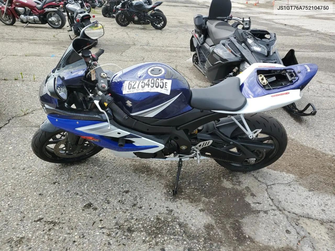 2005 Suzuki Gsx-R1000 VIN: JS1GT76A752104750 Lot: 62754965