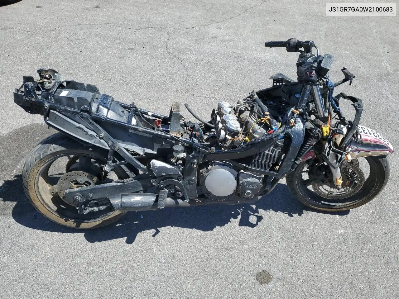 1998 Suzuki Gsx750 F VIN: JS1GR7GA0W2100683 Lot: 56331335