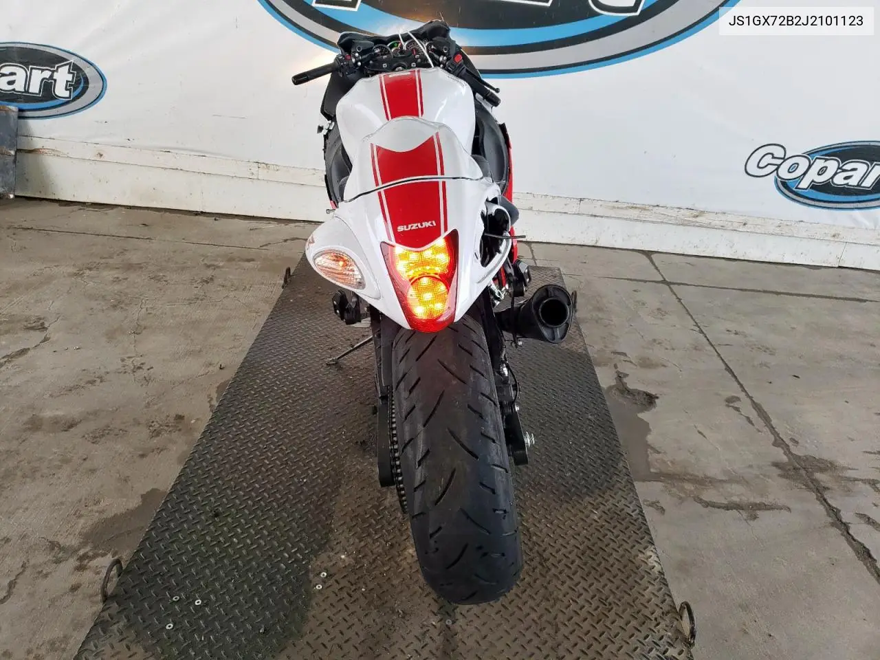 2018 Suzuki Gsx1300 Ra VIN: JS1GX72B2J2101123 Lot: 46339825