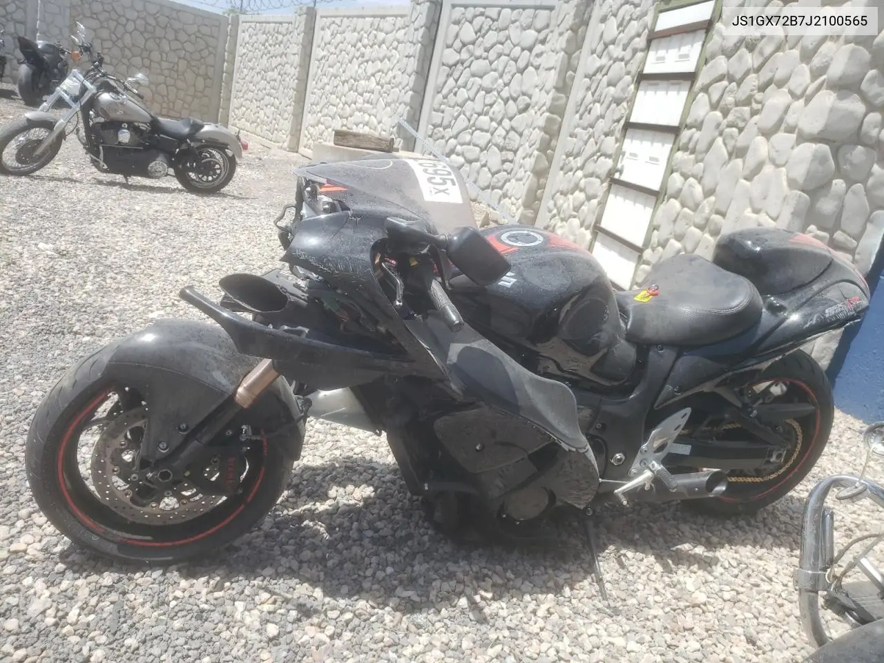 2018 Suzuki Gsx1300 Ra VIN: JS1GX72B7J2100565 Lot: 58012695
