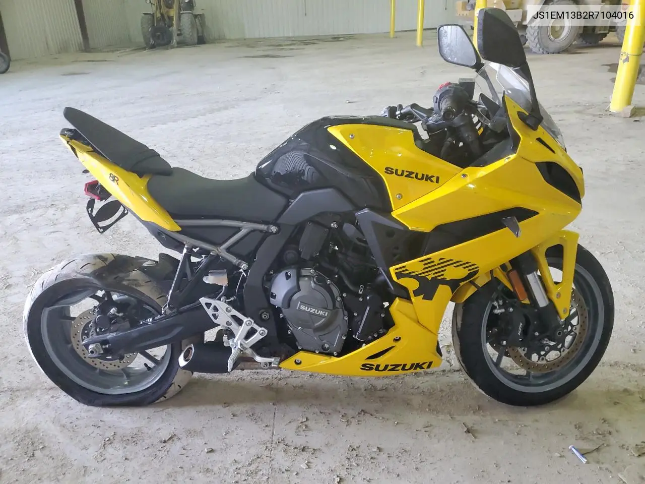 2024 Suzuki Gsx800 F VIN: JS1EM13B2R7104016 Lot: 45926925