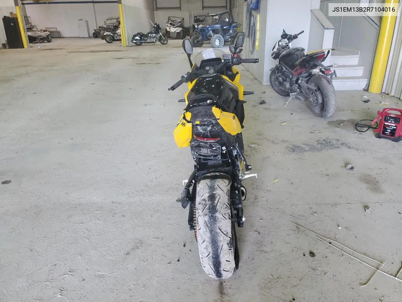 2024 Suzuki Gsx800 F VIN: JS1EM13B2R7104016 Lot: 45926925