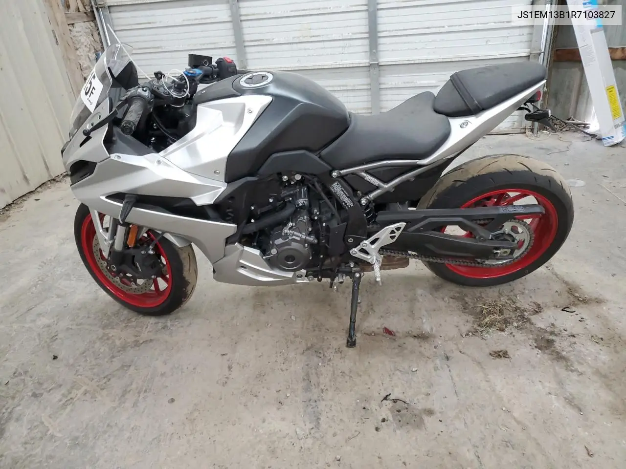 2024 Suzuki Gsx800 F VIN: JS1EM13B1R7103827 Lot: 53917815